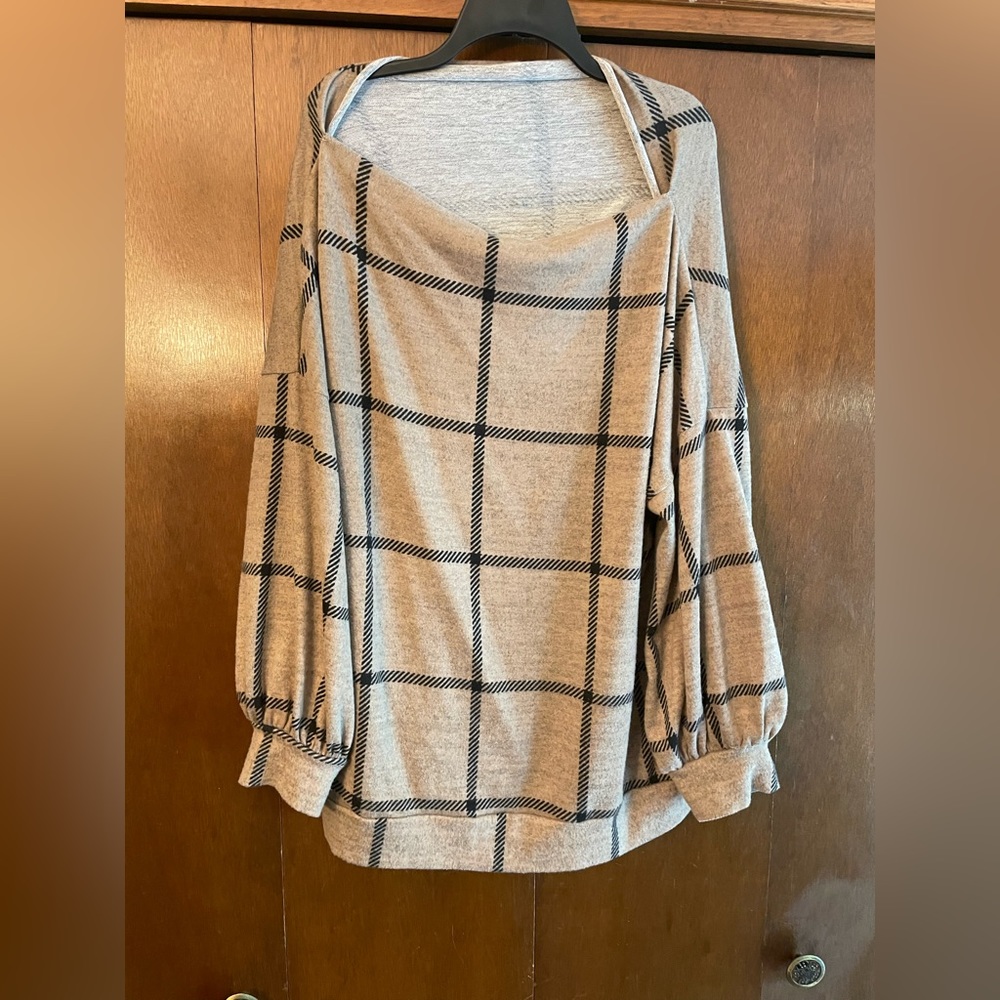 Boatneck ballon sleeve plaid sweater